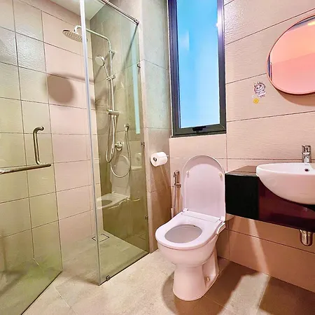 Legoland - Happywonder Suite For Family ,Cozy, Wifi With Nice Garden Pool View! Nusajaya  Exterior photo